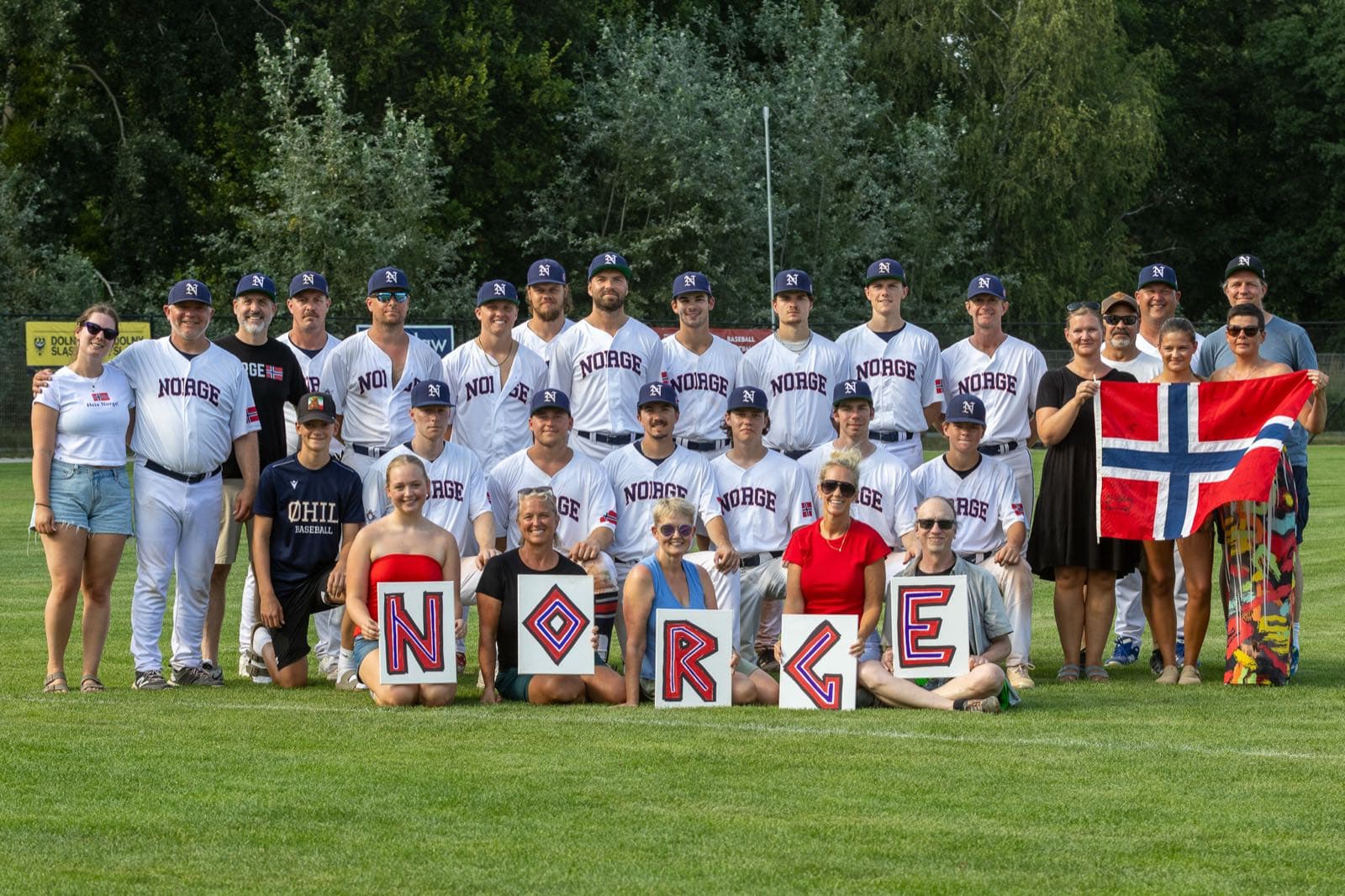 Team Norway with family and supporters in Wrocław